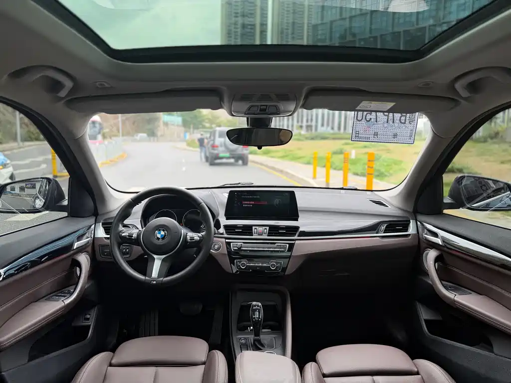 BMW X1 2021 sDrive25Li Leading Model купить на сайте DeffCars