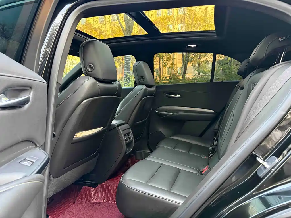 Cadillac XT4 2024 28T two-wheel drive luxury model купить на сайте DeffCars