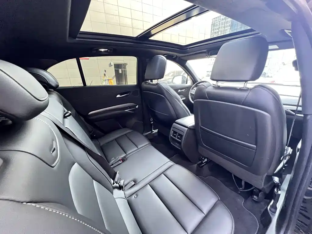 Cadillac XT4 2022 28T two-wheel drive luxury model купить на сайте DeffCars