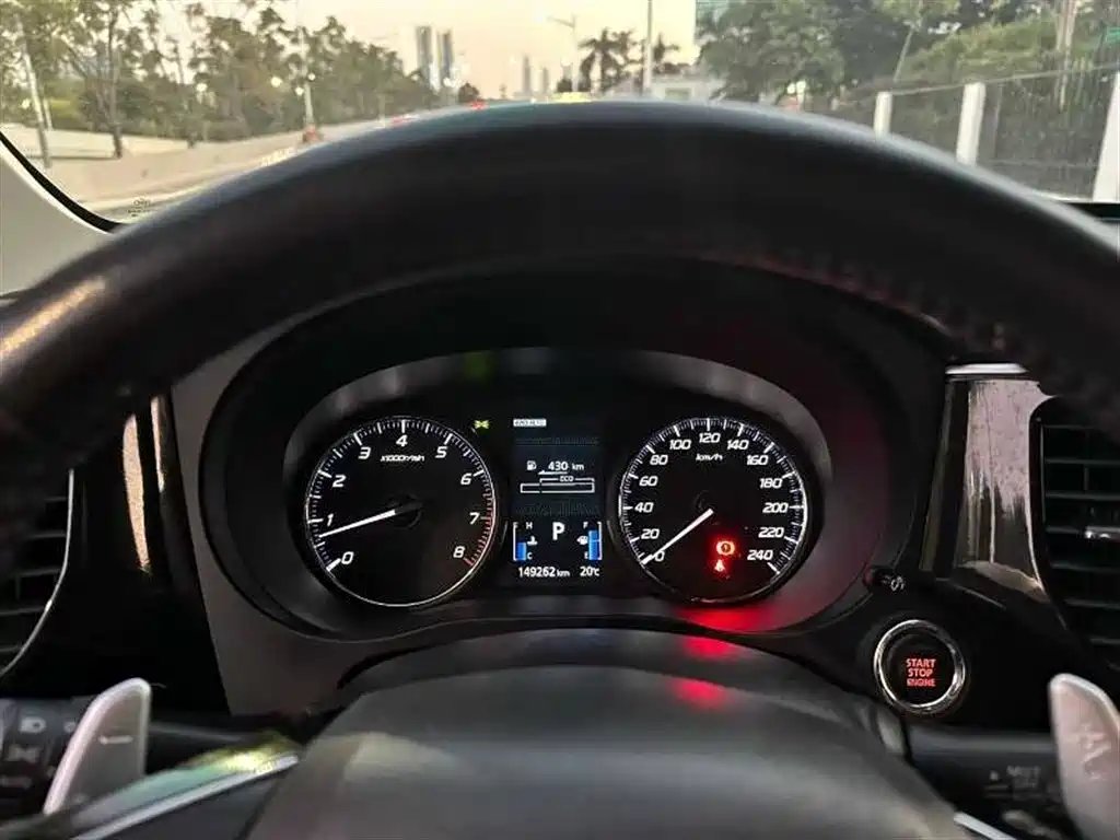 Outlander 2016 2.4L four-wheel drive luxury version 7 seats купить на сайте DeffCars