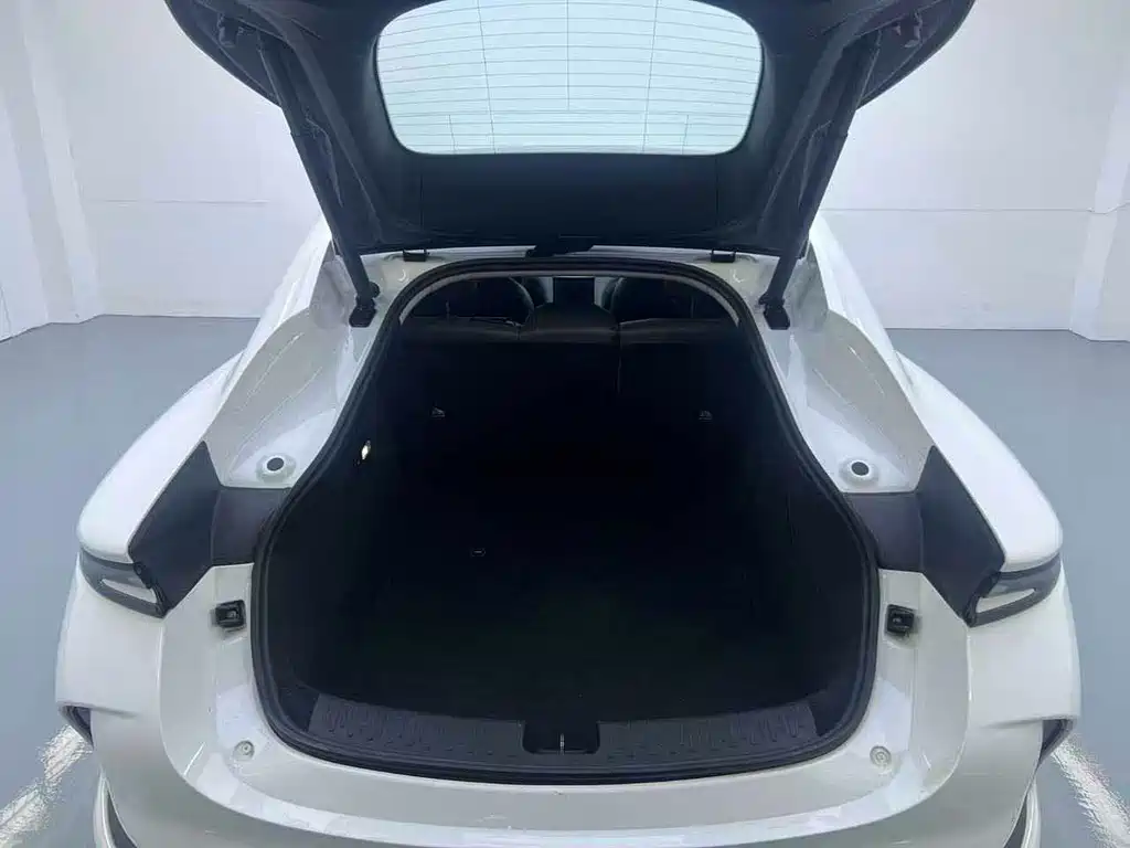 Zhiji L6 2024 Max Standard Edition купить на сайте DeffCars
