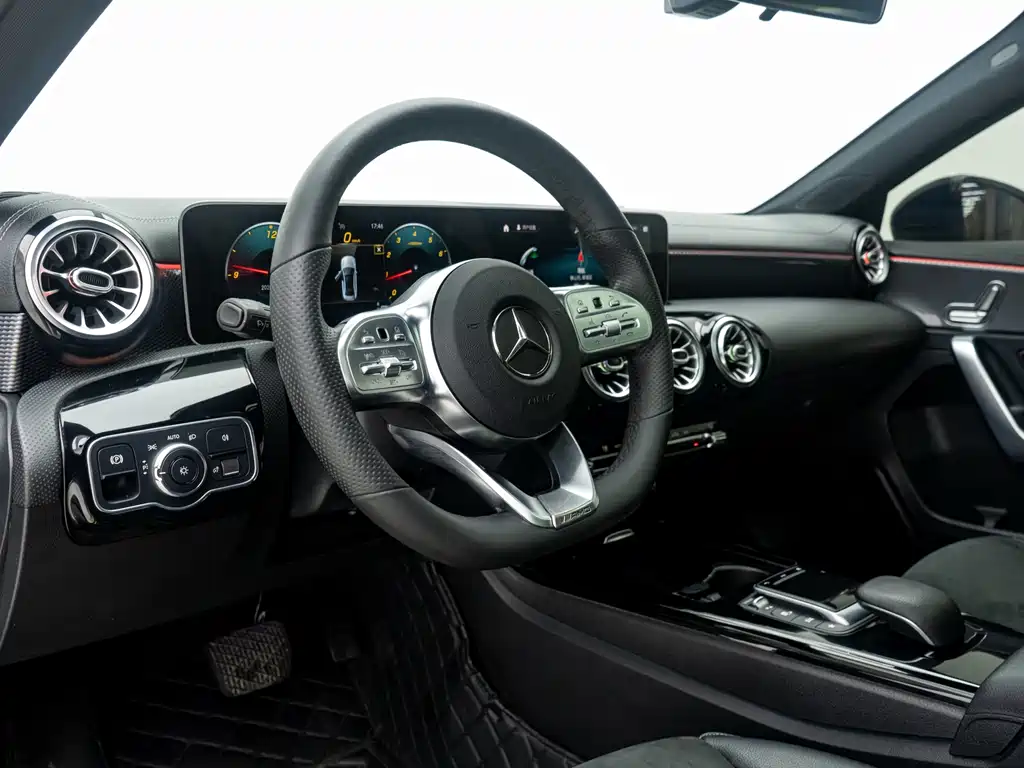 Mercedes-Benz A-Class 2020 Facelift A 200 L Sports Sedan Fashionable купить на сайте DeffCars