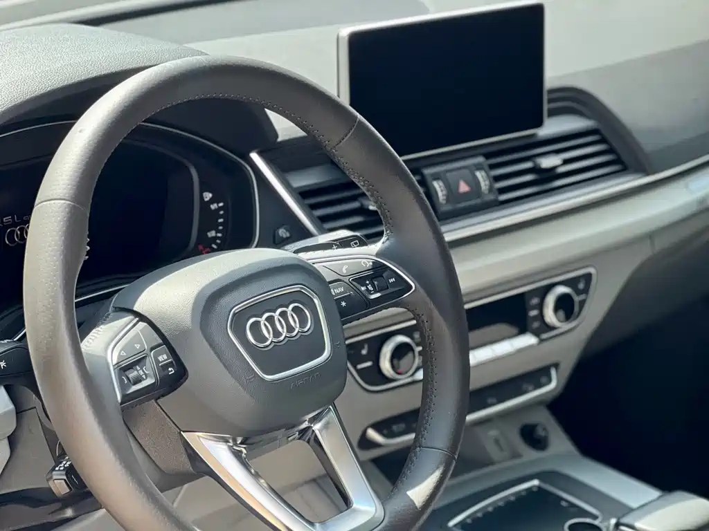 Audi Q5L 2018 40 TFSI enjoys fashionable style, National VI купить на сайте DeffCars