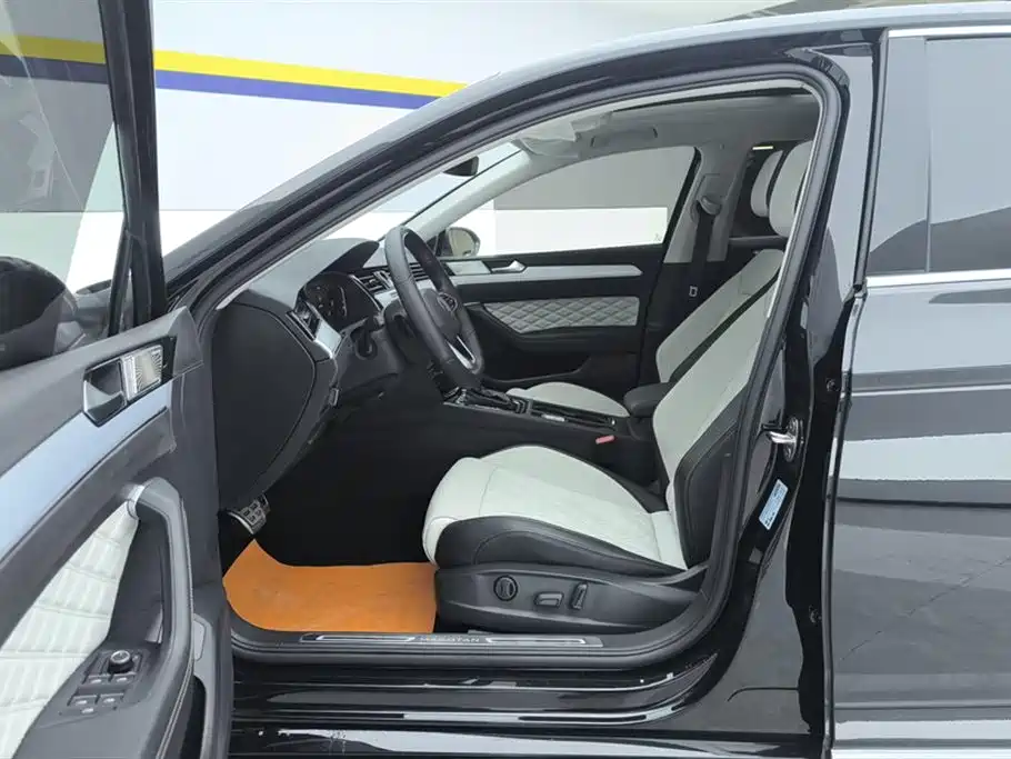 Magotan 2023 2 million commemorative edition 330TSI DSG luxury model купить на сайте DeffCars