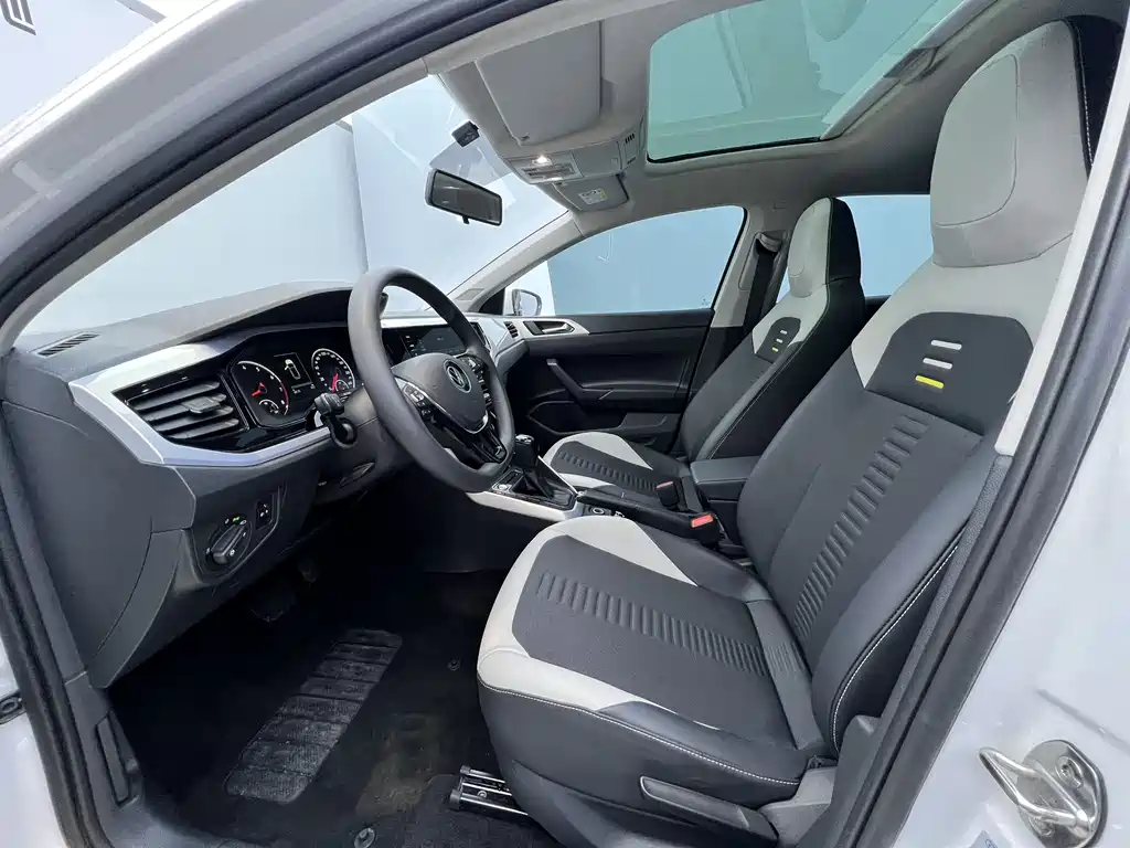 Polo 2021 Plus 1.5L Automatic Colorful Technology Edition купить на сайте DeffCars