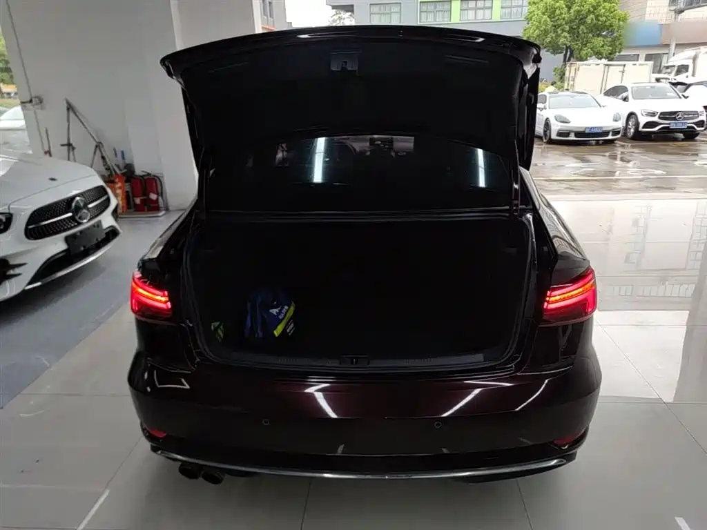 Audi A3 2018 30th Anniversary Model Limousine 35 TFSI Fashion Model купить на сайте DeffCars