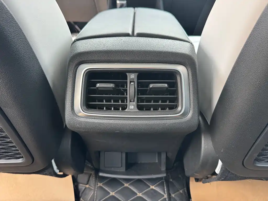 Beijing off-road BJ40 2023 2.0T automatic four-wheel drive city hunter version supreme type купить на сайте DeffCars
