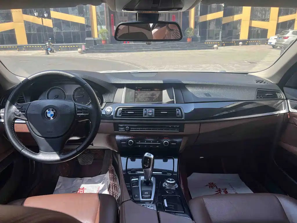 BMW 5 Series 2014 520Li Elegant купить на сайте DeffCars