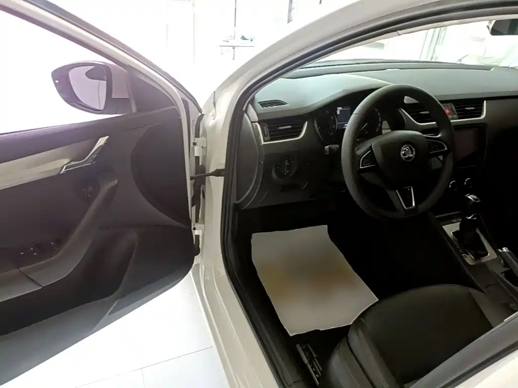 Octavia 2019 1.5L Automatic Intelligent Travel Comfort Edition National VI купить на сайте DeffCars