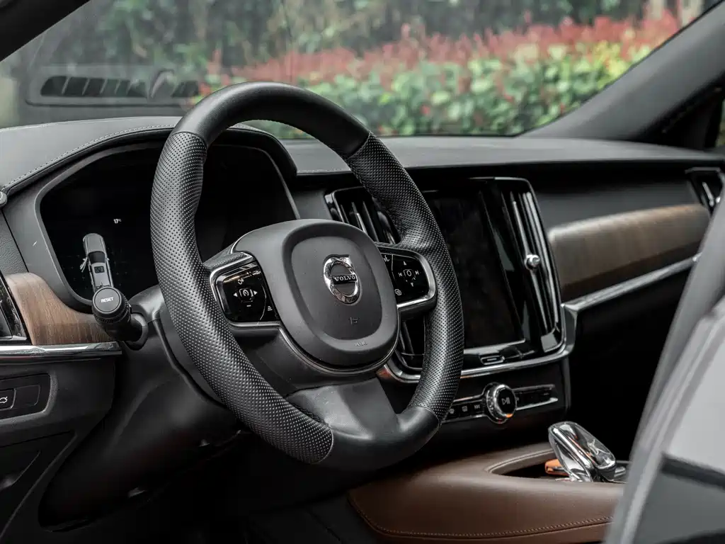 Volvo S90 2023 B5 Zhiyuan Luxury Edition купить на сайте DeffCars