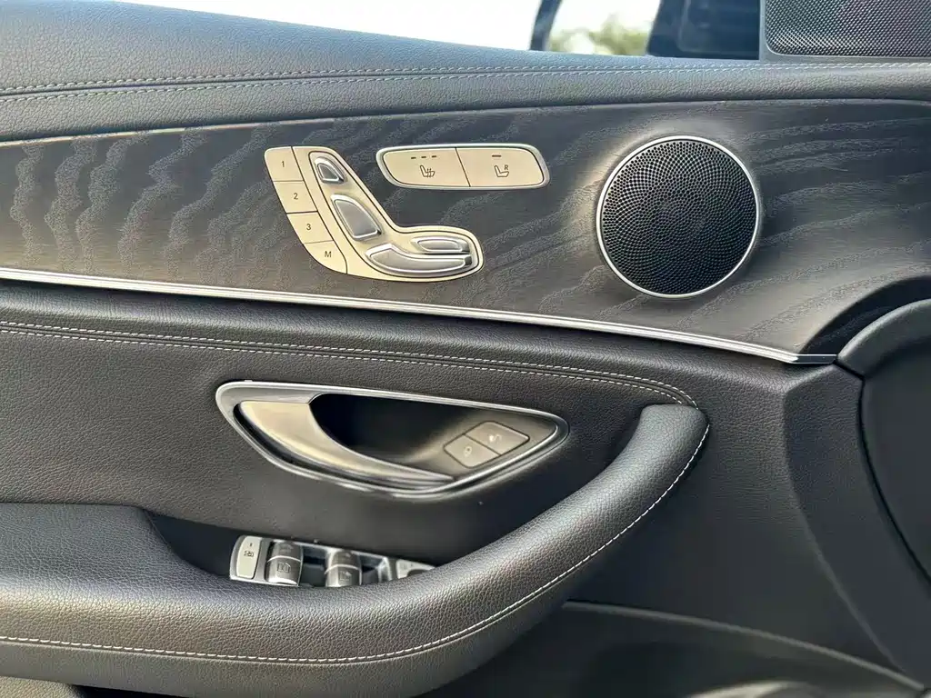 Mercedes E-Class 2017款 E 300 L 运动豪华型 купить на сайте DeffCars