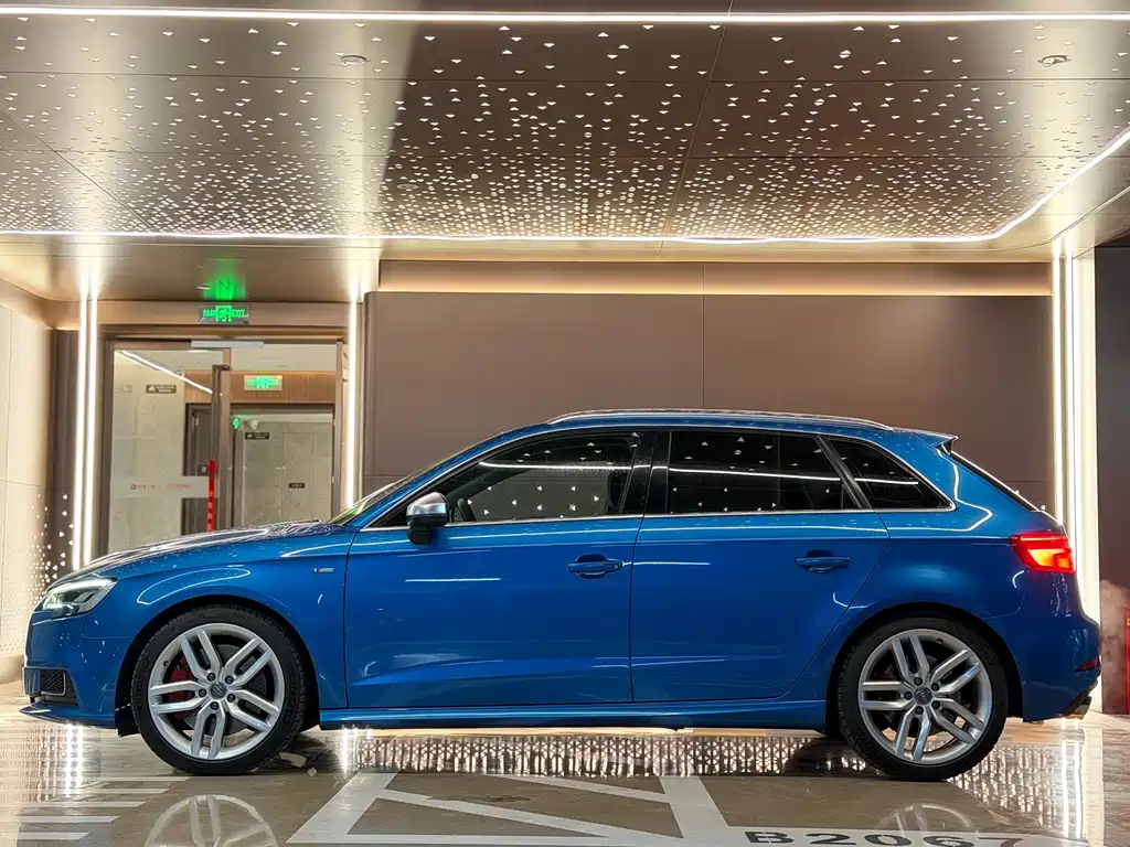 Audi A3 2017 Sportback 35 TFSI Sports купить на сайте DeffCars