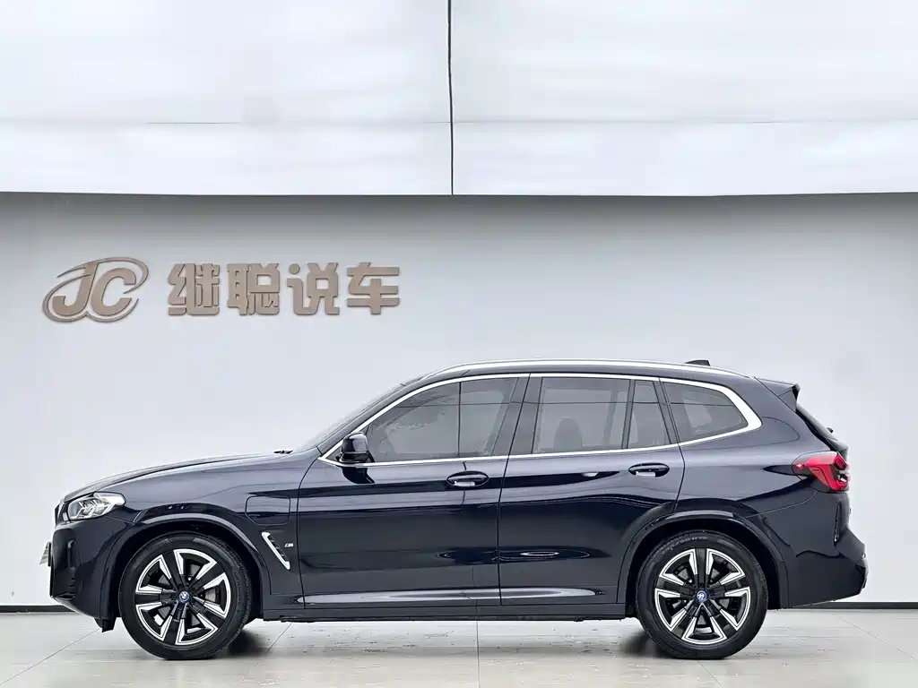 BMW iX3 2022 facelift leading model купить на сайте DeffCars