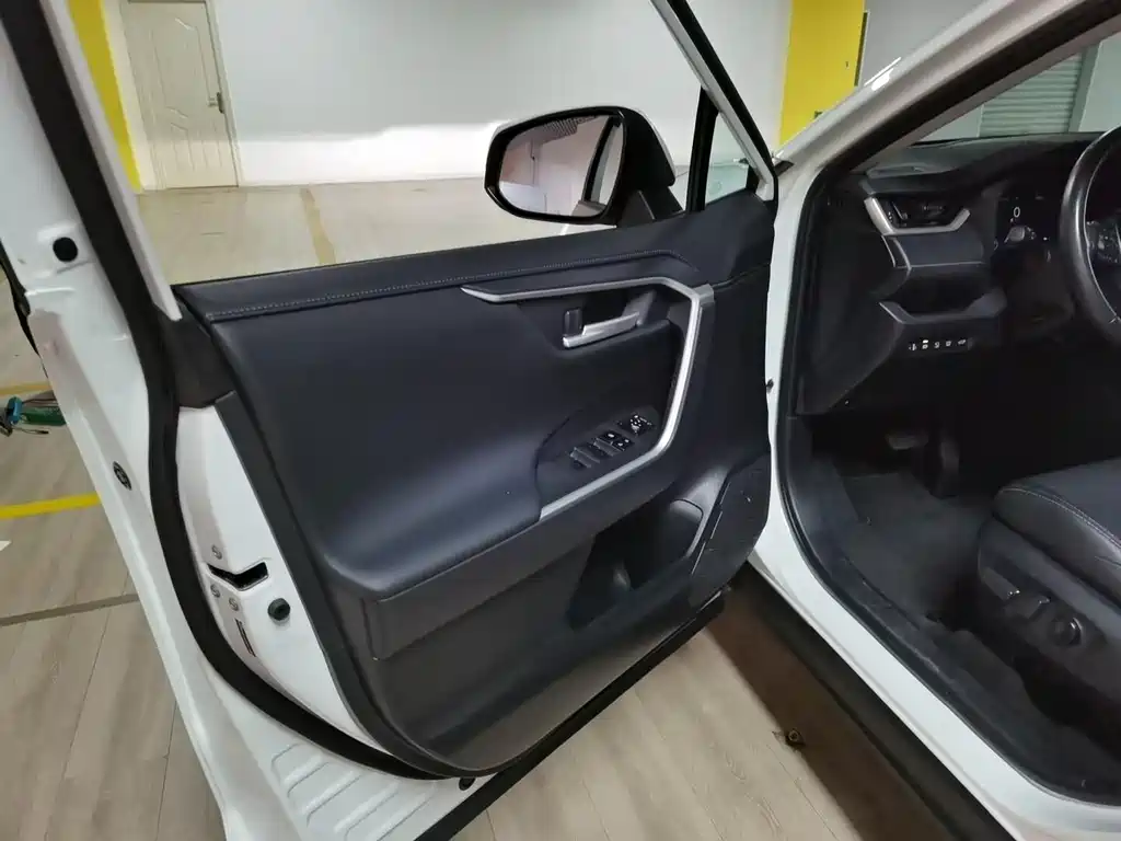 Wilanda 2023 Dual Engine 2.5L E-CVT Four-wheel Drive Premium Edition купить на сайте DeffCars