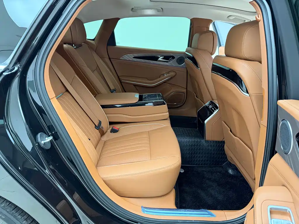 Hongqi H9 2023 2.0T Zhilian Flagship Edition купить на сайте DeffCars