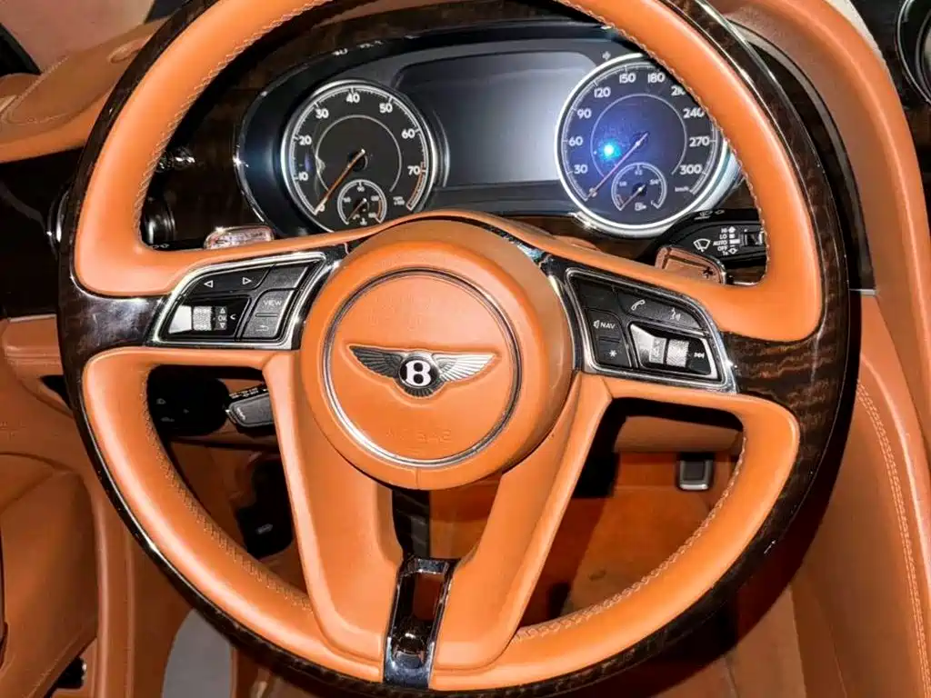 Bentayga 2018 4.0T V8 купить на сайте DeffCars