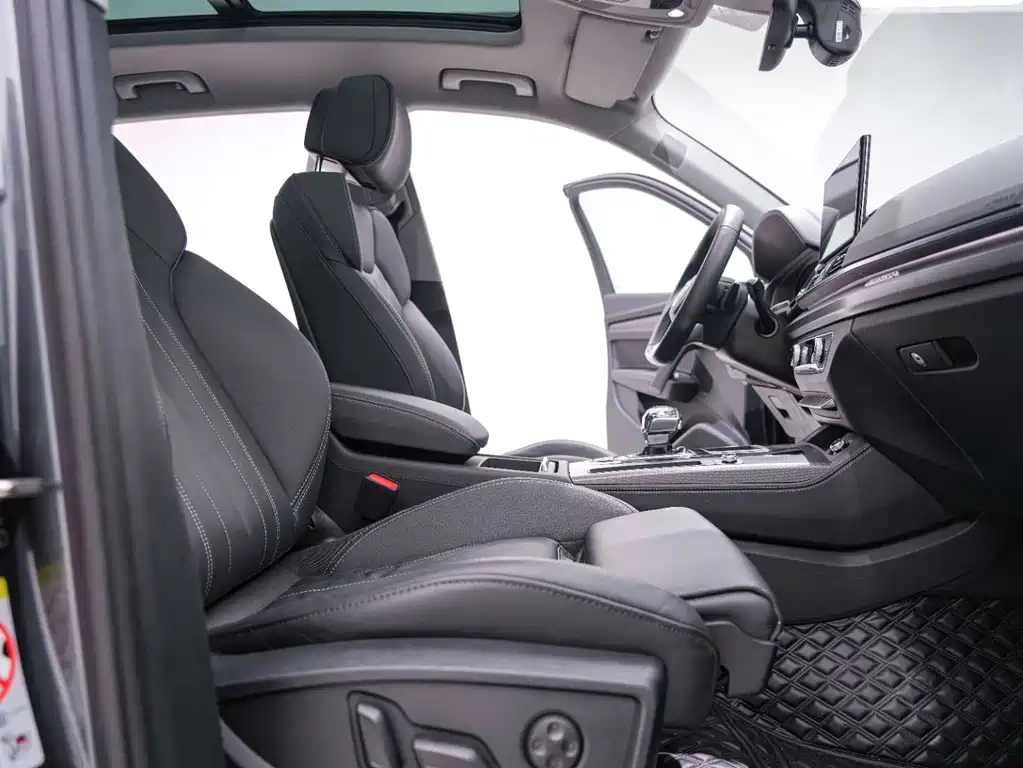 Audi Q5L 2022 facelift 45T luxury and dynamic model купить на сайте DeffCars