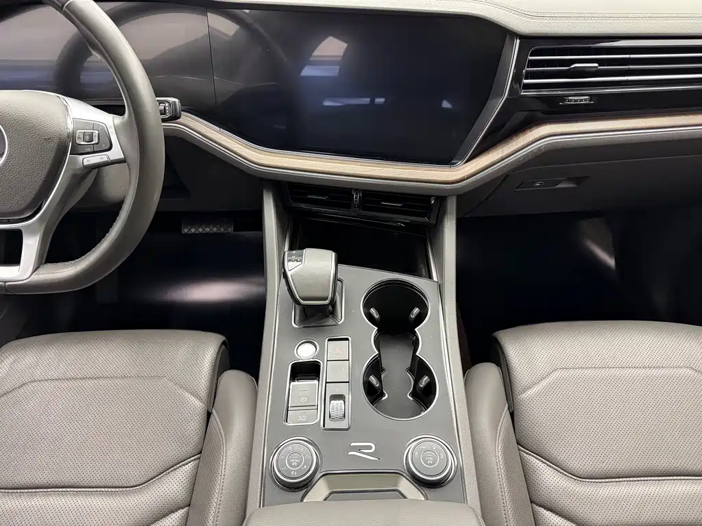 Touareg 2019 2.0TSI Sharp Wing Edition National VI купить на сайте DeffCars