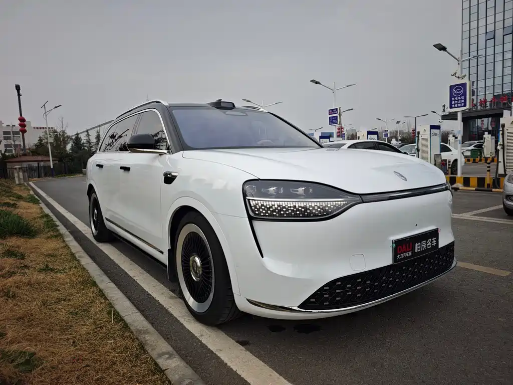 Wenjie M9 2024 extended range Ultra version 52kWh 5-seater version купить на сайте DeffCars