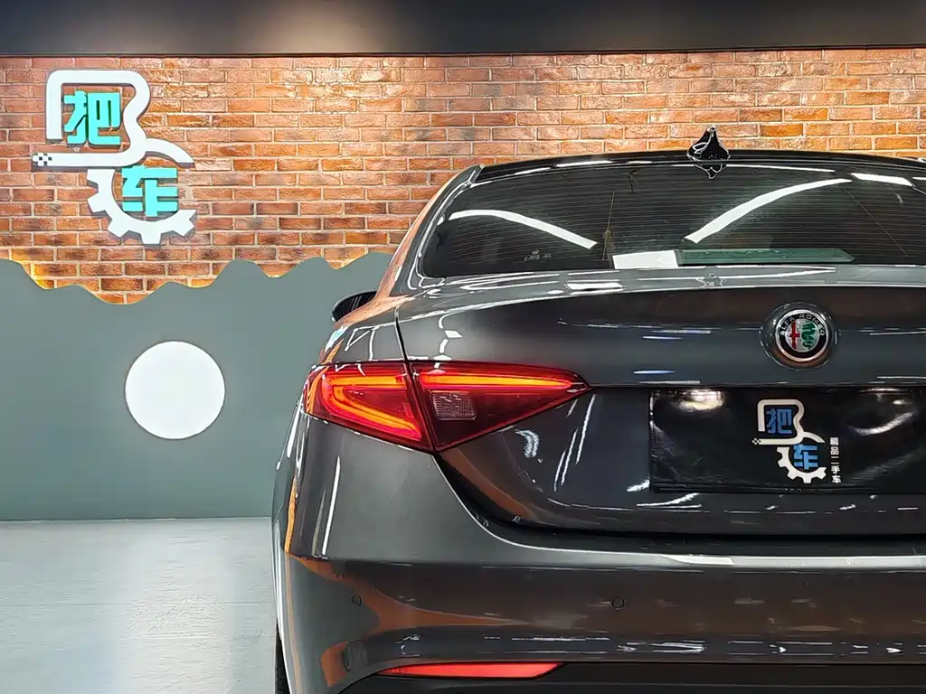 Giulia Juliet 2017 2.0T 280HP Luxury Edition купить на сайте DeffCars