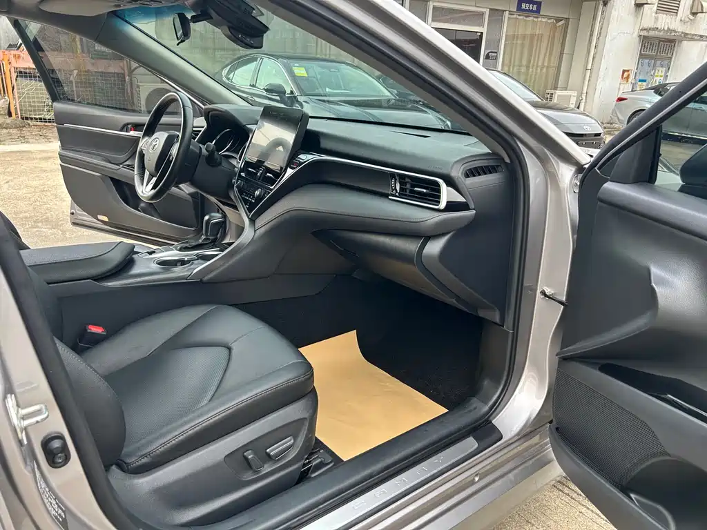 Camry 2021 2.0G Deluxe Edition купить на сайте DeffCars