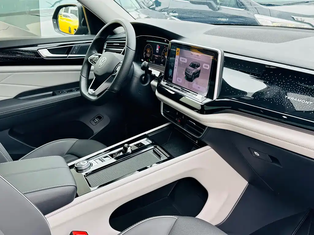 Touron 2023 380TSI four-wheel drive luxury version купить на сайте DeffCars