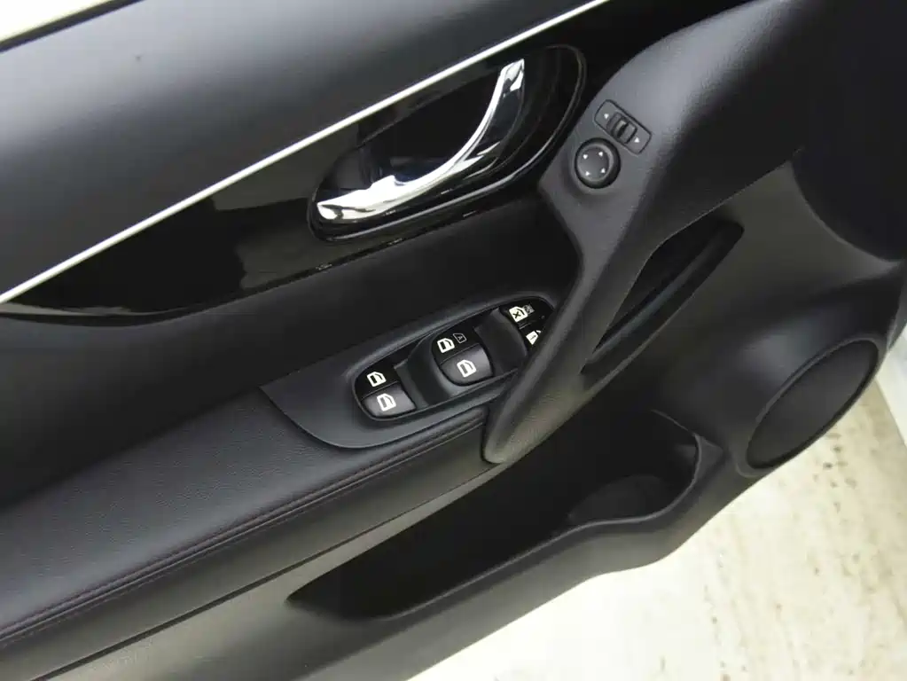 Qashqai 2017 2.0L CVT Deluxe Edition National VI купить на сайте DeffCars