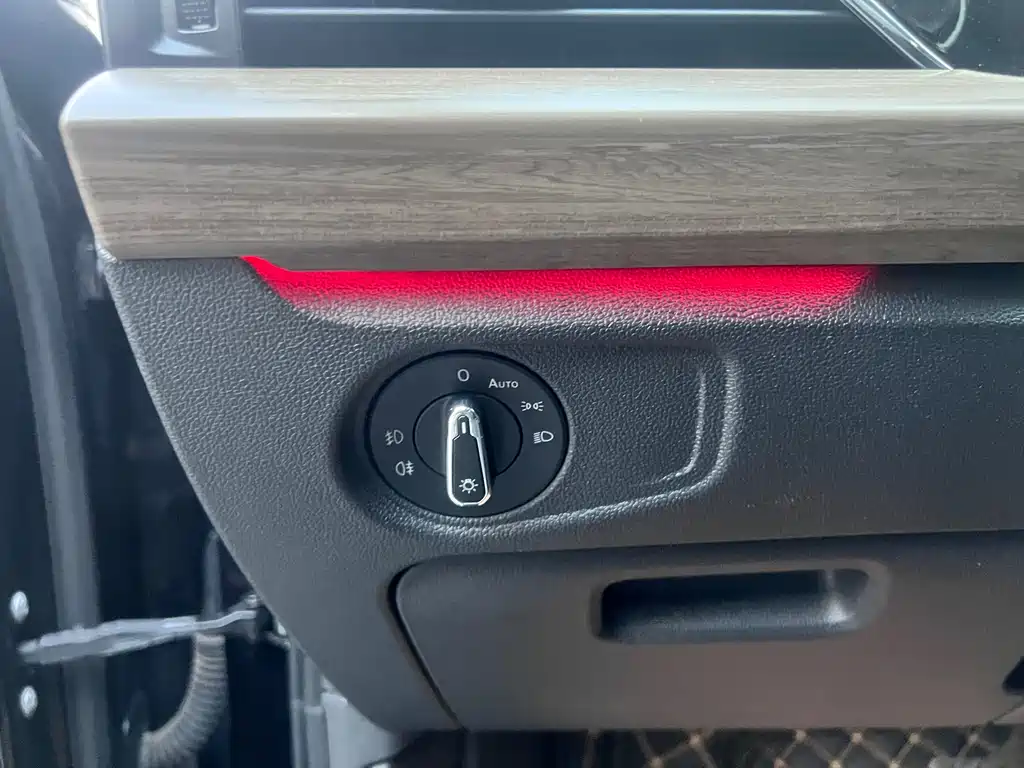Passat 2019 330TSI Deluxe Edition National VI купить на сайте DeffCars