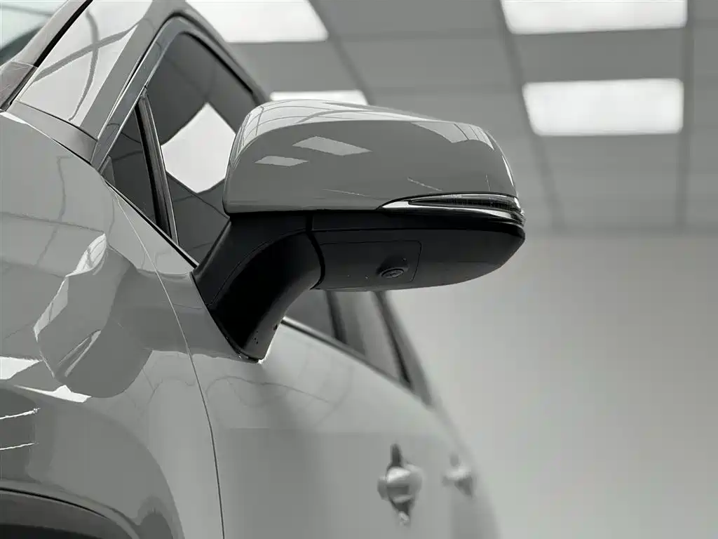 RAV4 Rongfang 2022 2.0L CVT two-wheel drive fashion version купить на сайте DeffCars