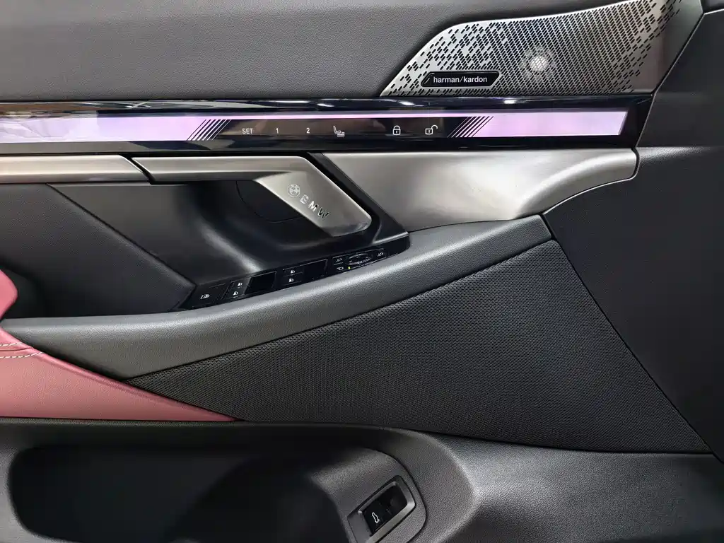 BMW 5 Series 2025 530Li Leading M Sports Package купить на сайте DeffCars