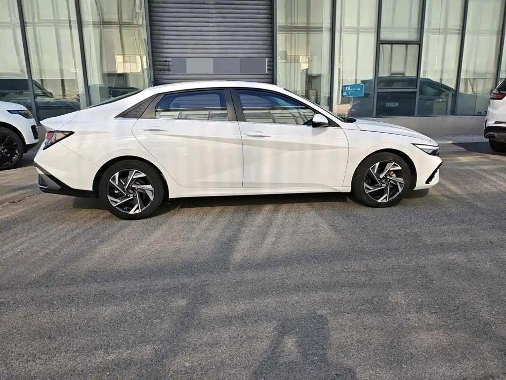 Elantra 2023 1.5L CVT GLS Leading Edition купить на сайте DeffCars