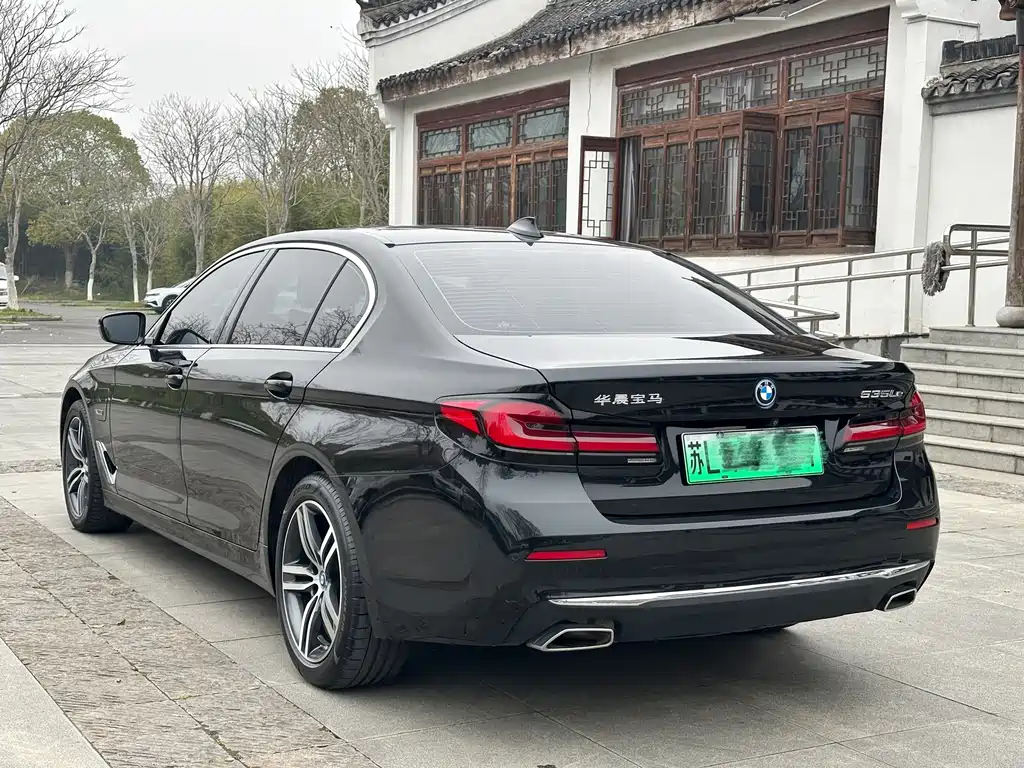 BMW 5 Series New Energy 2022 Model 535Le Luxury Package купить на сайте DeffCars