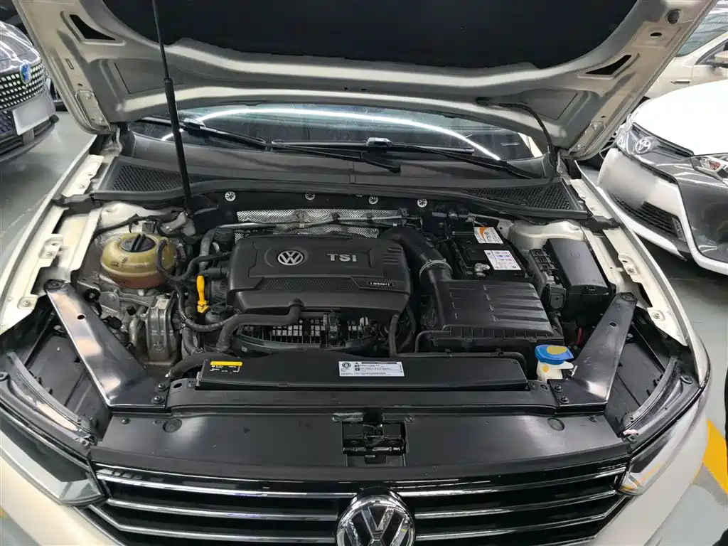 Magotan 2018 330TSI DSG leading model купить на сайте DeffCars