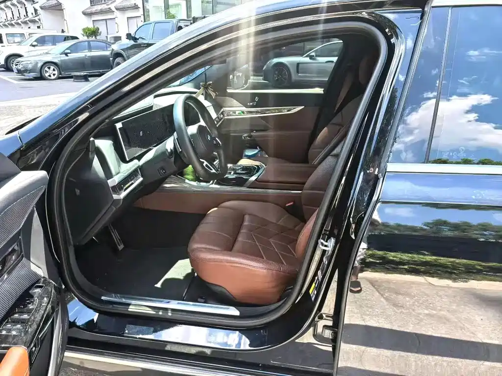 BMW i7 2023 eDrive50L Exclusive M Sports Package купить на сайте DeffCars