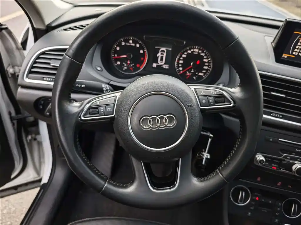 Audi Q3 2018 30th Anniversary Model 30 TFSI Fashion Model купить на сайте DeffCars