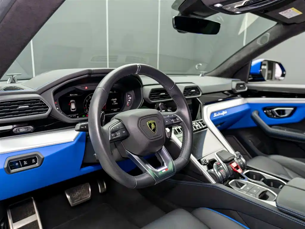 Urus 2023 4.0T V8 S купить на сайте DeffCars