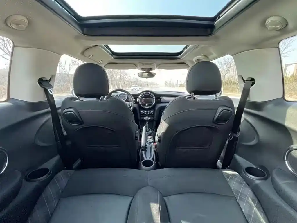 MINI 2018 1.5T COOPER Classic купить на сайте DeffCars