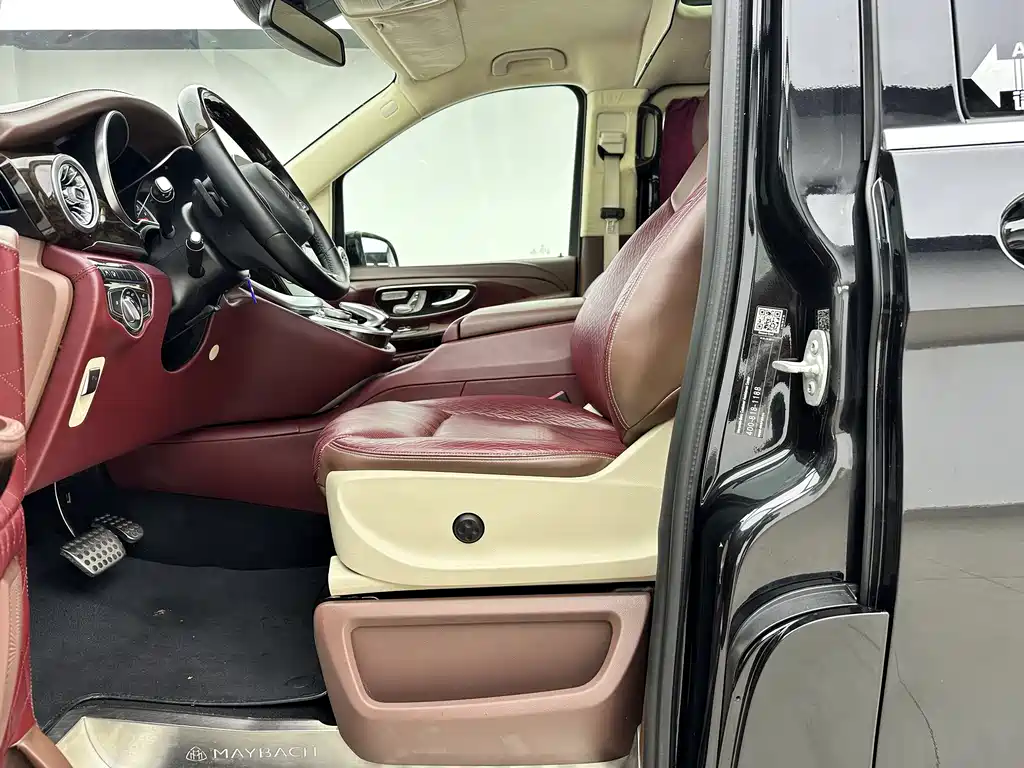 Mercedes-Benz V-Class 2018 V 260 L Premium Extended Edition National V купить на сайте DeffCars