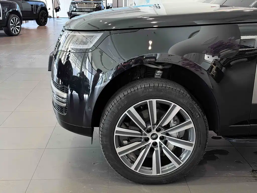Range Rover 2025 3.0 L6 400PS Extended Edition купить на сайте DeffCars