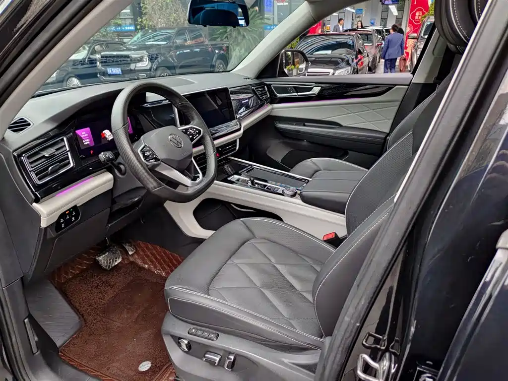 Touron 2024 530 V6 four-wheel drive luxury version купить на сайте DeffCars