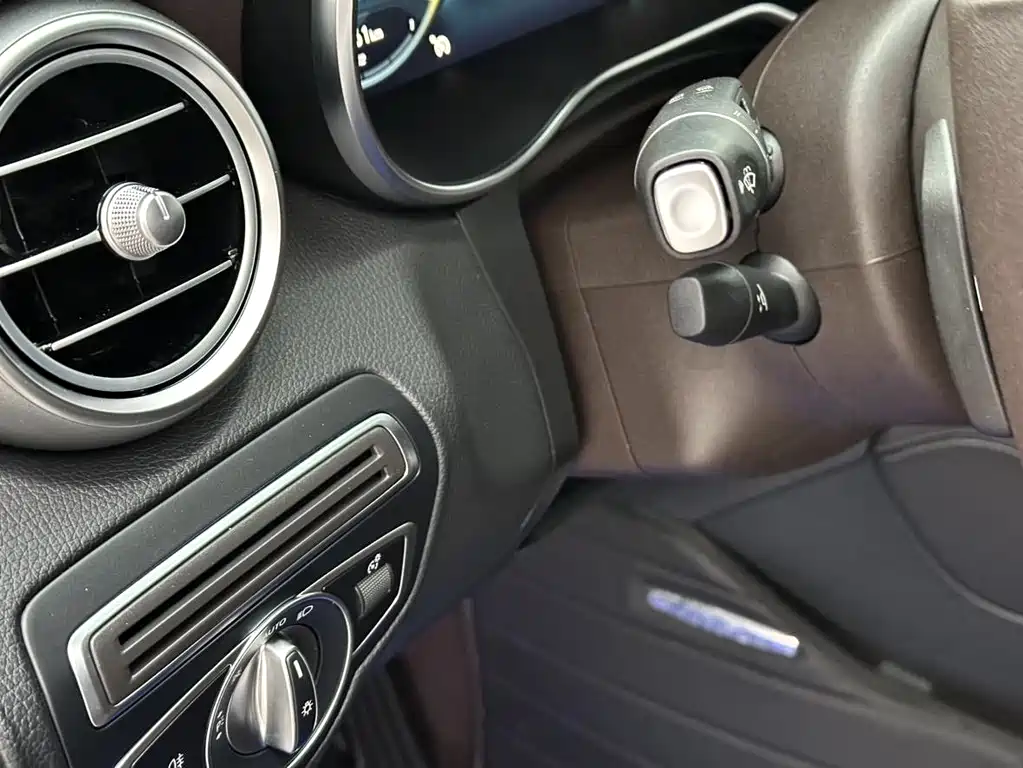 Mercedes-Benz GLC 2022 facelift GLC 260 L 4MATIC luxury model купить на сайте DeffCars