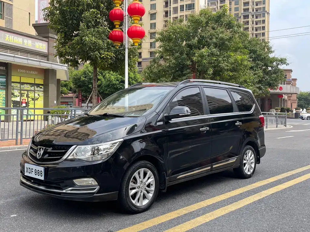 Baojun 730 2016 1.5L manual comfort type 7 seats National V купить на сайте DeffCars