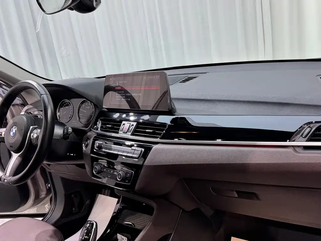 BMW X1 sDrive20Li Premium 2022 купить на сайте DeffCars
