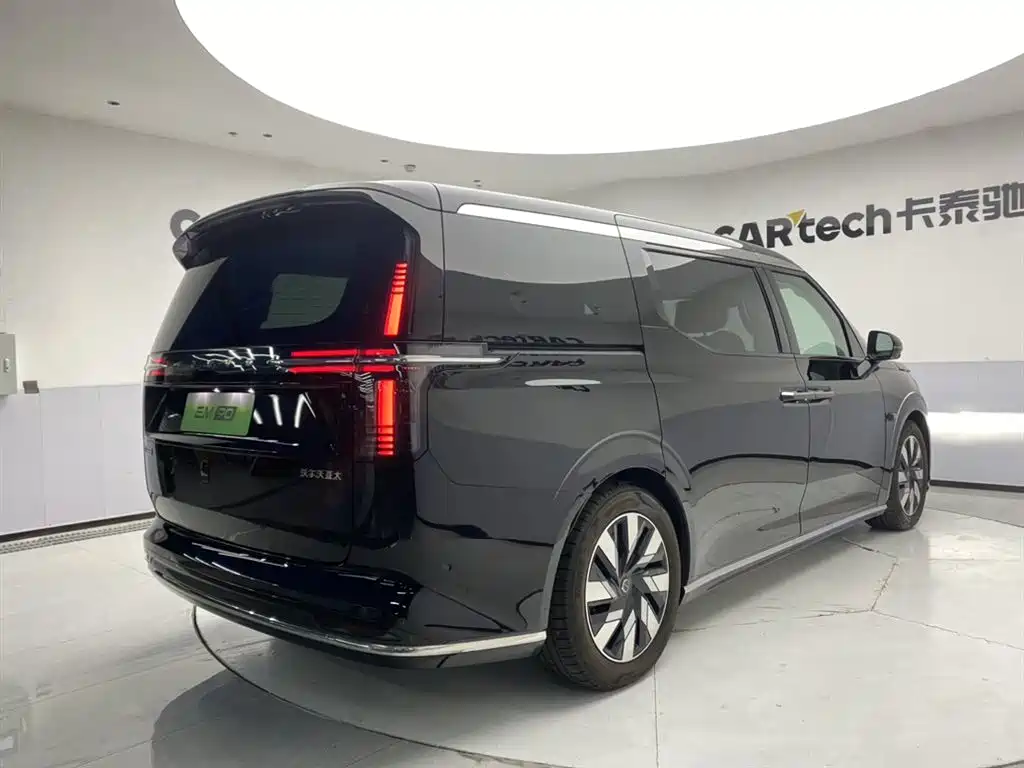 Volvo EM90 2025 Ultra six-seater купить на сайте DeffCars