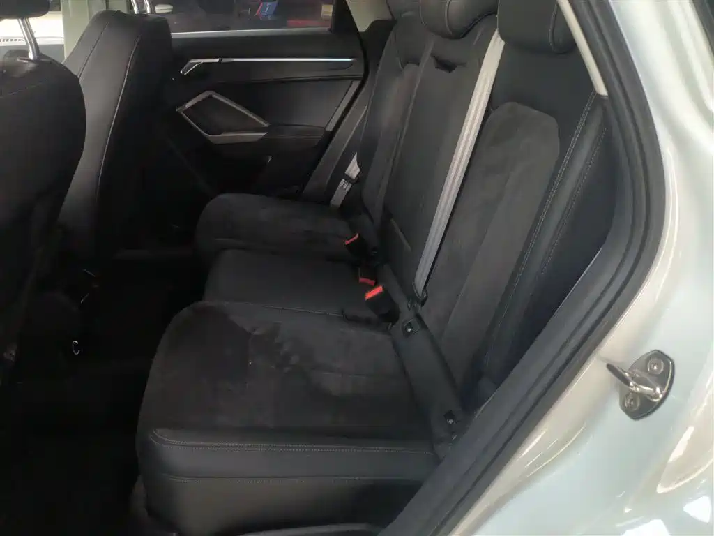 Audi Q3 2022 40 TFSI Fashionable and Dynamic купить на сайте DeffCars