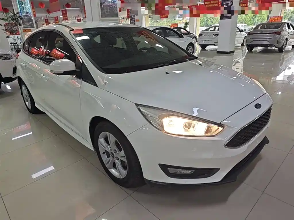 Focus 2018 hatchback classic 1.6L automatic comfort smart mobility version купить на сайте DeffCars