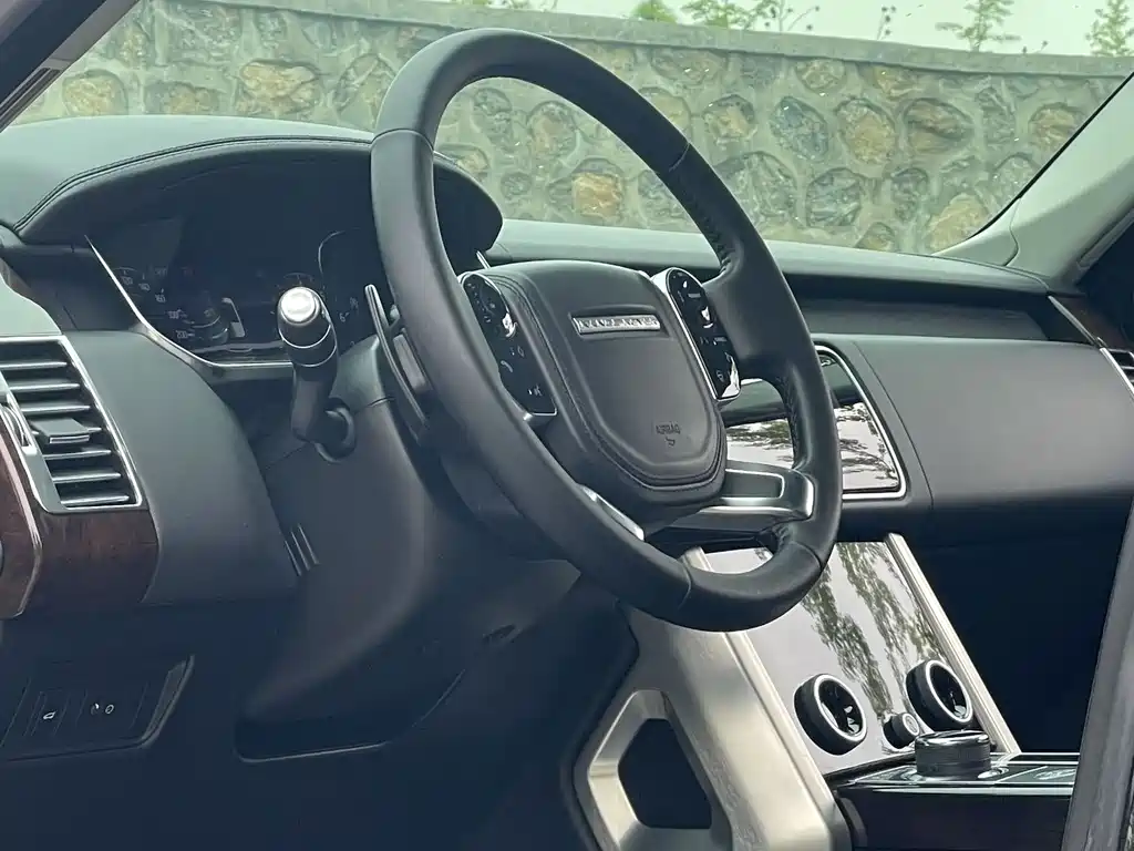 Range Rover 2020 3.0 L6 Legend Extended Edition купить на сайте DeffCars