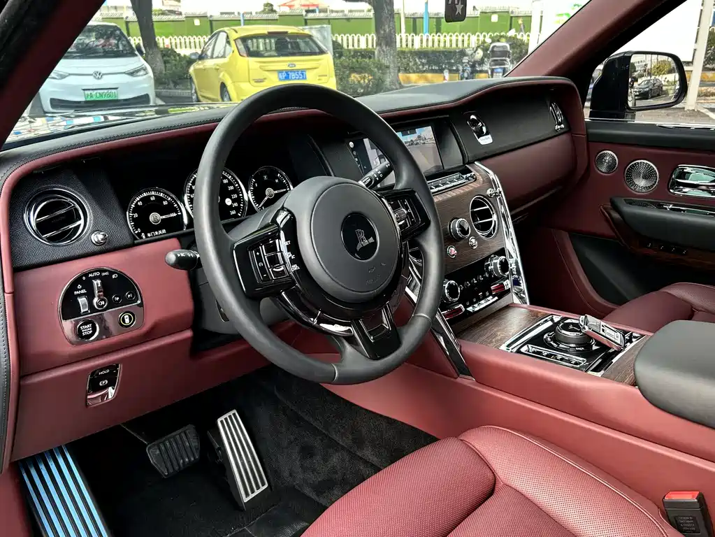 Cullinan 2018 five-seater version купить на сайте DeffCars