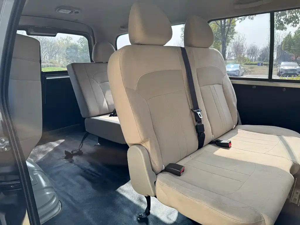 Lingzhi 2022 M5L 2.0L practical 7-seater купить на сайте DeffCars