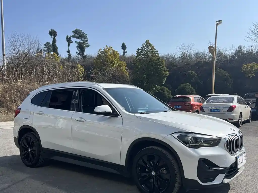 BMW X1 2021 facelift sDrive20Li fashionable model купить на сайте DeffCars